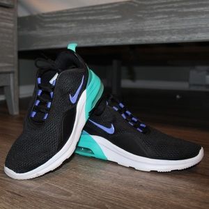 NIKE AIR SNEAKERS